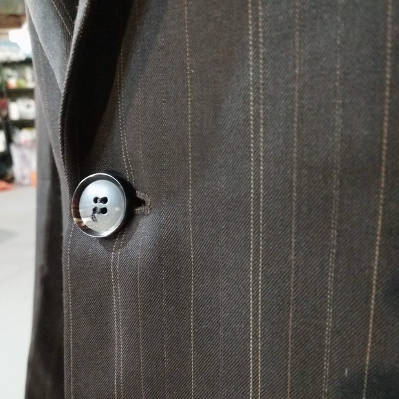 Awesome HUGO BOSS Brown Gold Pinstripe Suit sz 40R - Picture 2 of 8